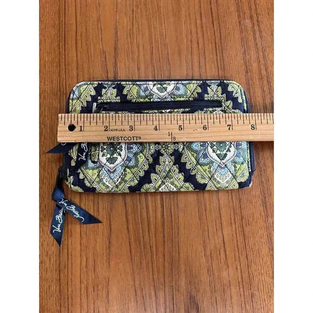 Vera Bradley Large Cambridge Zip Blue/Green Wallet 8 Inch Pristine Condition - Picture 3 of 7